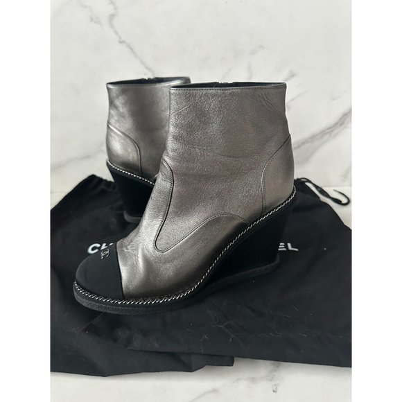 CHANEL Silver Black Leather Round Toe Wedge Boots Size 37.5/7.5 - Picture 1 of 15